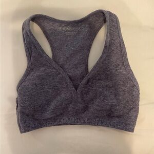 Beyond Yoga sports bra sz small purple heather